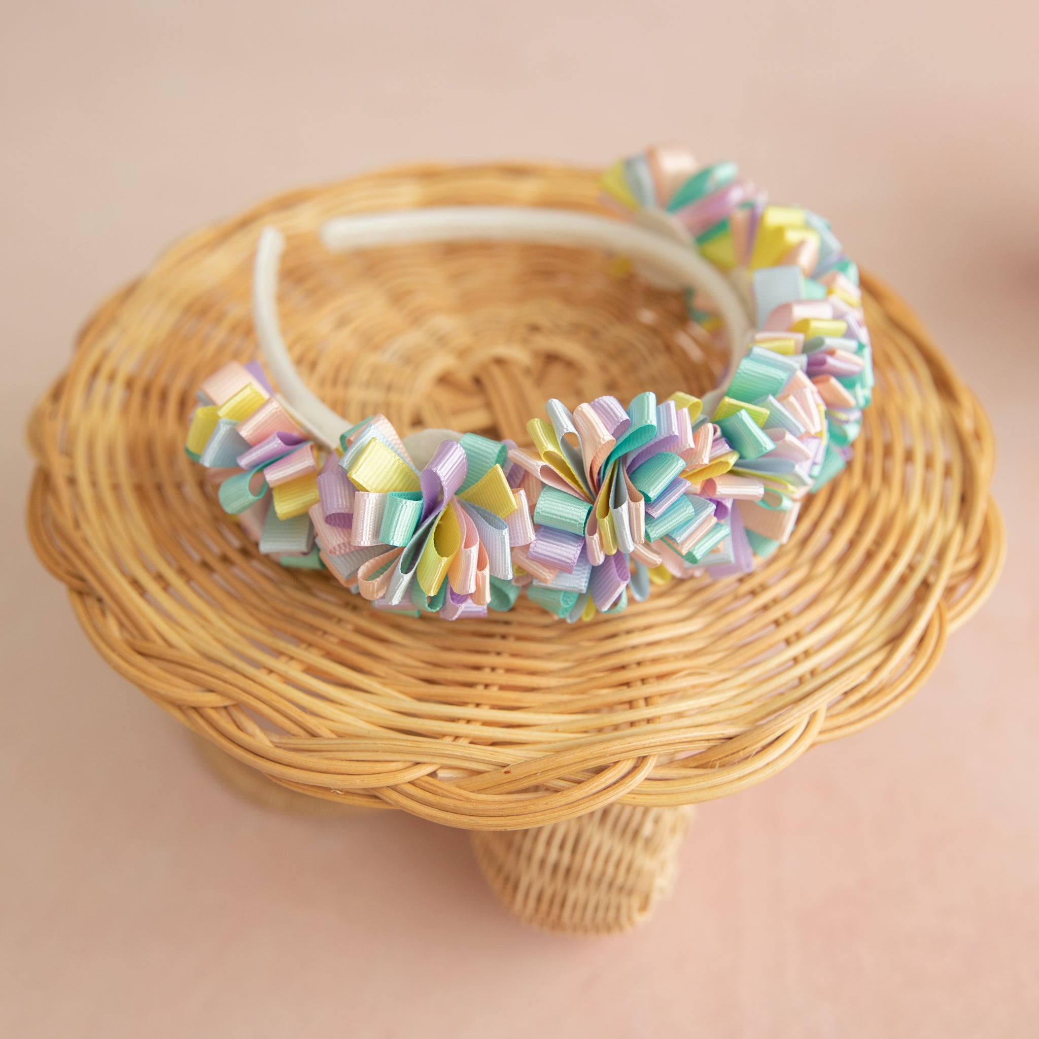 Pastel Pompom Kurdele Taç