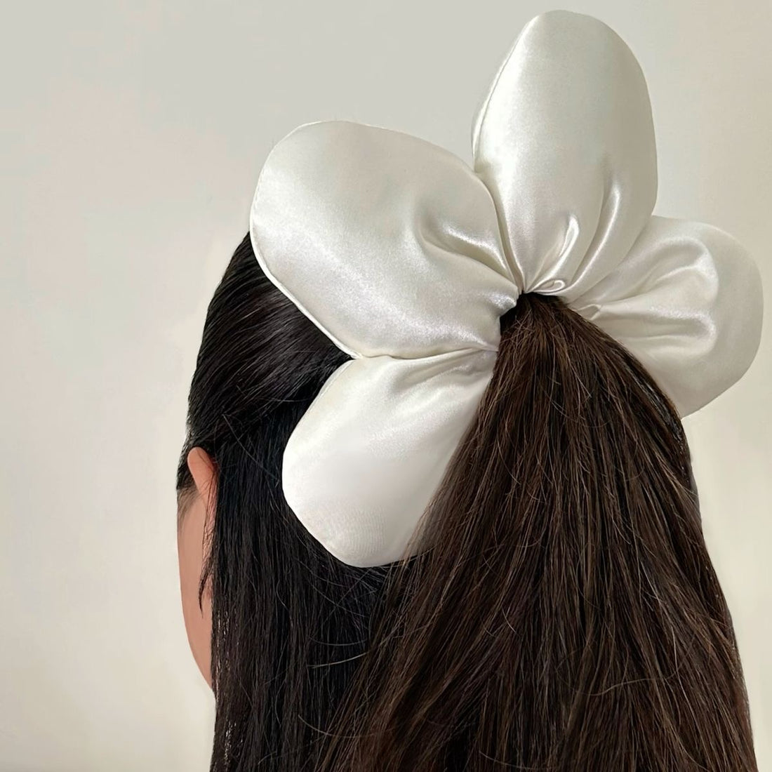 Krem Rengi Maxi Papatya Scrunchie Toka